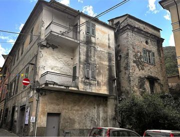 Foto 1 di 11 - Quadrilocale in Vendita in Corso Mario Ponzoni 163 a Pieve di Teco