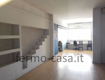 Foto 1 di 6 - Ufficio in Vendita in Via Canada a Porto Sant'Elpidio