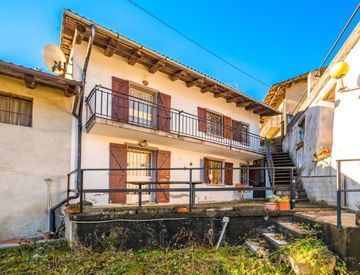 Facciata - Villa in Vendita in Frazione Santa Lucia a Monterosso Grana