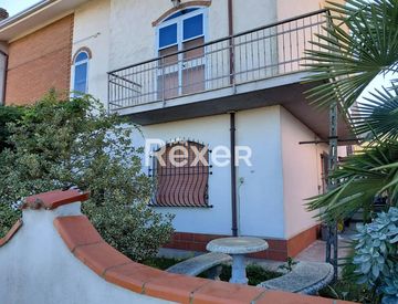 Facciata - Casa indipendente in Vendita in Via Luigi Parmeggiani a Copparo