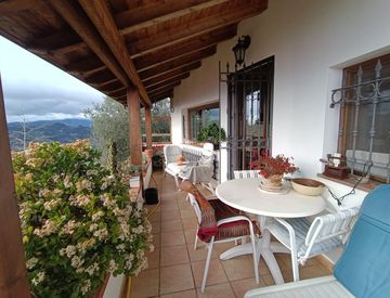 Terrazza - Villa in Vendita in Via San Sebastiano a Vallebona
