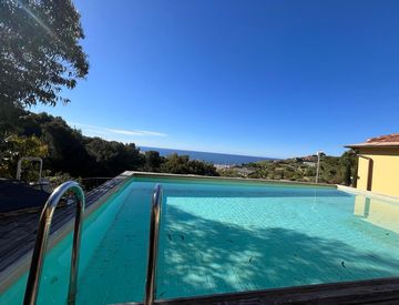 Piscina - Casa bifamiliare, trifamiliare in Vendita in Via Peirona a Santo Stefano al Mare