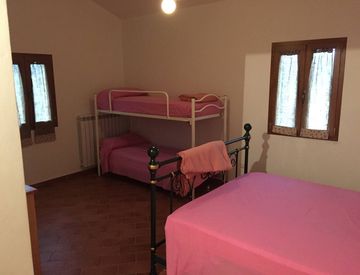 Camera da letto - Monolocale in Affitto a San Miniato