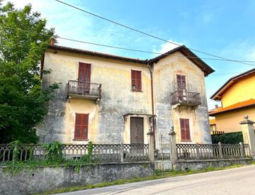 Facciata - Villa in Vendita in Via Sandroni 2 a Sumirago