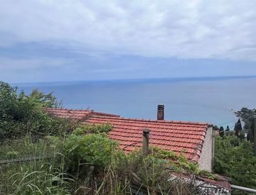 Foto 1 di 50 - Rustico, casale in Vendita in Corso Montecarlo a Ventimiglia