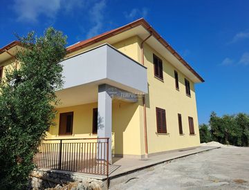 Facciata - Villa in Vendita in Via Santi Adamini 8 a Sonnino