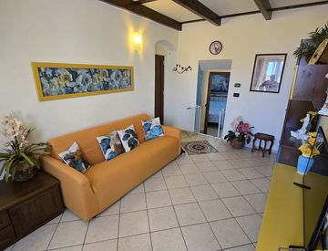 Soggiorno - Quadrilocale in Vendita in Vico Martini 8 a Cipressa