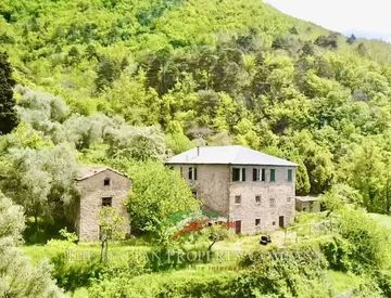 Foto 1 di 28 - Rustico, casale in Vendita in zona Agaggio Inferiore a Molini di Triora