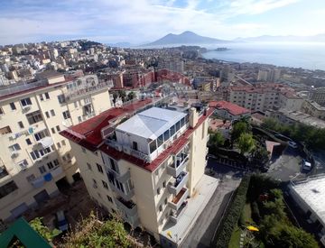 Foto 1 di 21 - Appartamento in Vendita in zona Chiaia, Mergellina a Napoli
