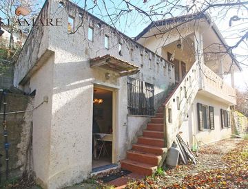 Foto 1 di 25 - Villa in Vendita in Via Visitazione a Ceriana