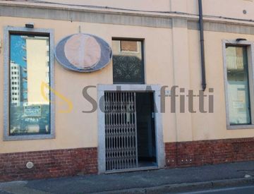 Vista - Locale commerciale in Affitto in Via dei Mille 11 a Busto Arsizio