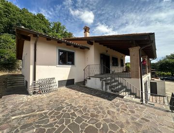 Facciata - Villa in Vendita in Via Oriolese a Manziana