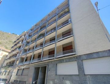 Vista - Bilocale in Vendita in Via Rezzonico 34 a Como