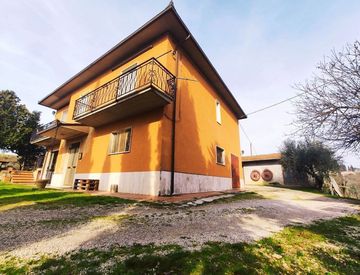 Casa Indipendente in Vendita in Via Piana a Foiano della Chiana