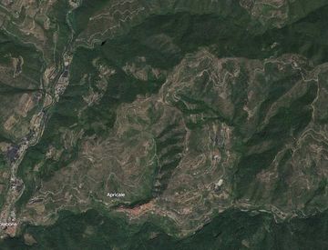 Foto 1 di 2 - Rustico, casale in Vendita a Apricale