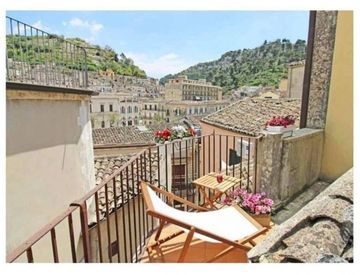 Terrazza - Casa indipendente in Vendita in Via Giovanbattista Vico a Modica