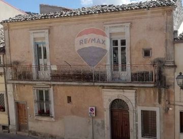 Foto 1 di 26 - Casa indipendente in Vendita in Via Corallo 1 a Chiaramonte Gulfi