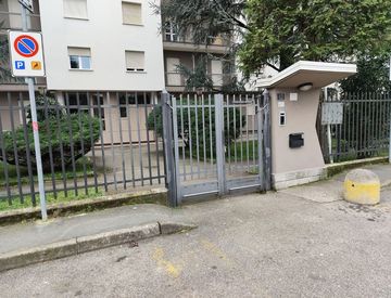 Foto 1 di 12 - Bilocale in Vendita in Via della Libertà 12 a Rescaldina