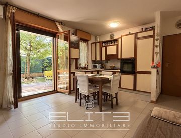 Foto 1 di 19 - Bilocale in Vendita in Via Miglioli Guido a Ancona