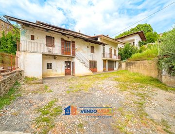 Facciata - Casa indipendente in Vendita in Salita Porporato 9 a Piasco