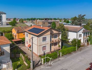 Vista - Casa indipendente in Vendita in Via Anna Filippini Poma 9 a Mantova