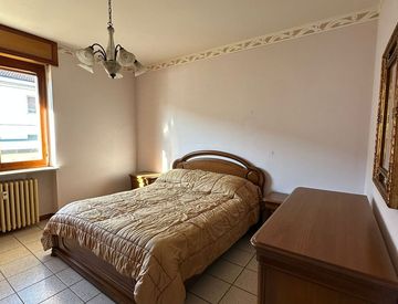 Camera da letto - Quadrilocale in Vendita in Via Buronzo 11 a Carisio