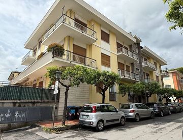 Foto 1 di 14 - Bilocale in Vendita in Viale Privato Michelangelo 2 -14 a Diano Marina
