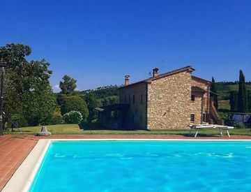 Piscina - Casa indipendente in Affitto in Via del Commercio Sud 129 a Casciana Terme Lari