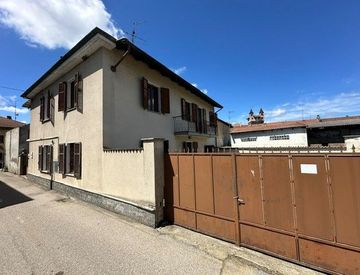 Foto 1 di 27 - Casa indipendente in Vendita in Via Libertà 1 a Prarolo