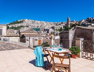 Terrazza - Casa bifamiliare, trifamiliare in Vendita in Via Campailla a Modica