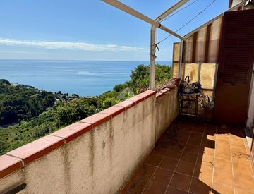 Terrazza - Trilocale in Vendita in Via Terre Bianche 114 a San Lorenzo al Mare
