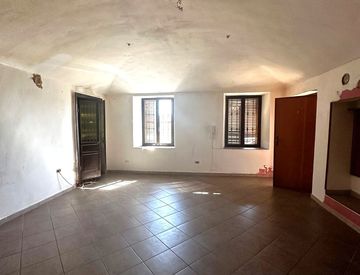 Stanza - Villa in Vendita in Via Cavaglià a Alice Castello
