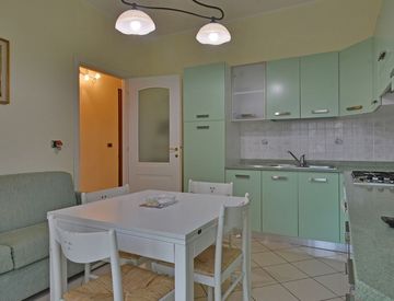 Cucina - Bilocale in Vendita in Via Edmondo de Amicis 17 a Diano Marina