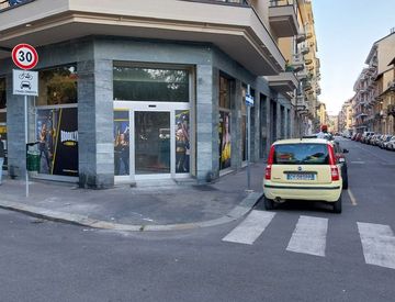 Vista - Locale commerciale in Vendita in Corso Peschiera a Torino
