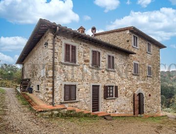 Rustico Casale in Vendita in zona Pratantico Indicatore a Arezzo