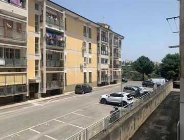Foto 1 di 11 - Appartamento in Vendita in Via Giovanni Paolo Parisio a Catanzaro