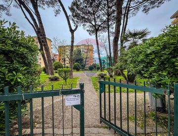 Giardino - Appartamento in Vendita in Via Domenico Fontana a Napoli