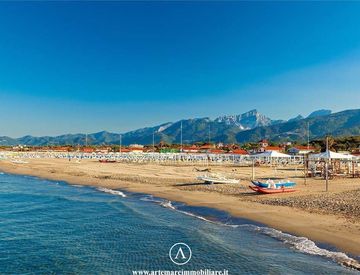 Foto 1 di 1 - Stabilimento balneare in Vendita in zona Centro a Forte dei Marmi
