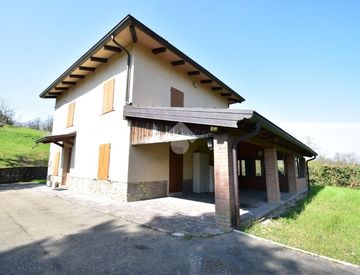 Facciata - Villa in Vendita in Strada del Curolo 2 a Sala Baganza