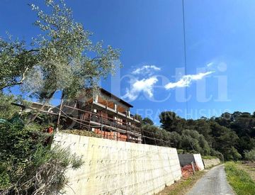 Facciata - Casa indipendente in Vendita in Via del Santo 1 a Andora