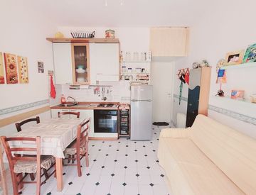 Cucina - Monolocale in Vendita in Via Sant'Elmo 21 a Diano Marina