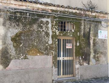 Foto 1 di 14 - Casa indipendente in Vendita in Via Duca D'Aosta a Ragusa