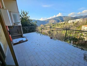 Terrazza - Quadrilocale in Vendita in Via Gregorio Lamanna a Catanzaro