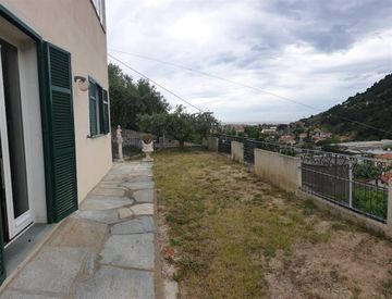 Terrazza - Casa bifamiliare, trifamiliare in Vendita in zona Centro a Vallecrosia