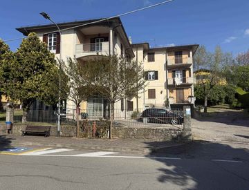 Facciata - Bilocale in Vendita in Via Vittorio Emanuele 2 a Zavattarello
