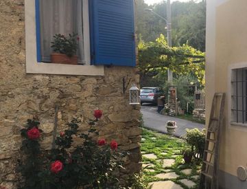 Foto 1 di 9 - Casa bifamiliare, trifamiliare in Vendita in Via provinciale a Borgomaro