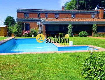 Piscina - Trilocale in Vendita in Via Circonvallazione 3 a Asigliano Vercellese