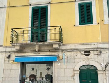 Foto 1 di 24 - Attico, mansarda in Vendita in Via Francesco Ferrucci 113 a Andria