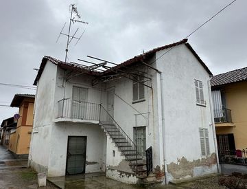 Foto 1 di 15 - Casa indipendente in Vendita in Via Umberto I 21 a Villarboit