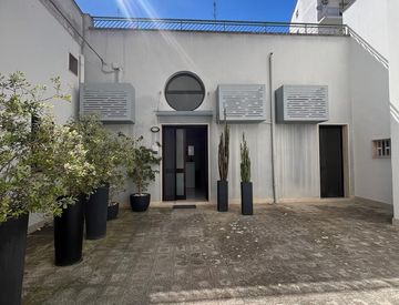 Facciata - Trilocale in Vendita in Piazza Ludovico Ariosto a Lecce